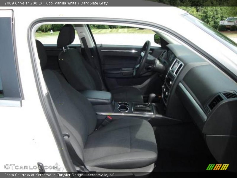 Cool Vanilla White / Dark Slate Gray 2009 Chrysler 300 LX