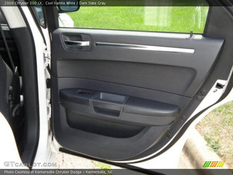 Cool Vanilla White / Dark Slate Gray 2009 Chrysler 300 LX