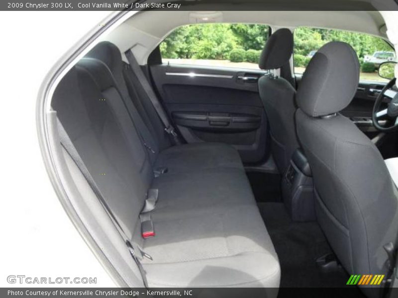 Cool Vanilla White / Dark Slate Gray 2009 Chrysler 300 LX