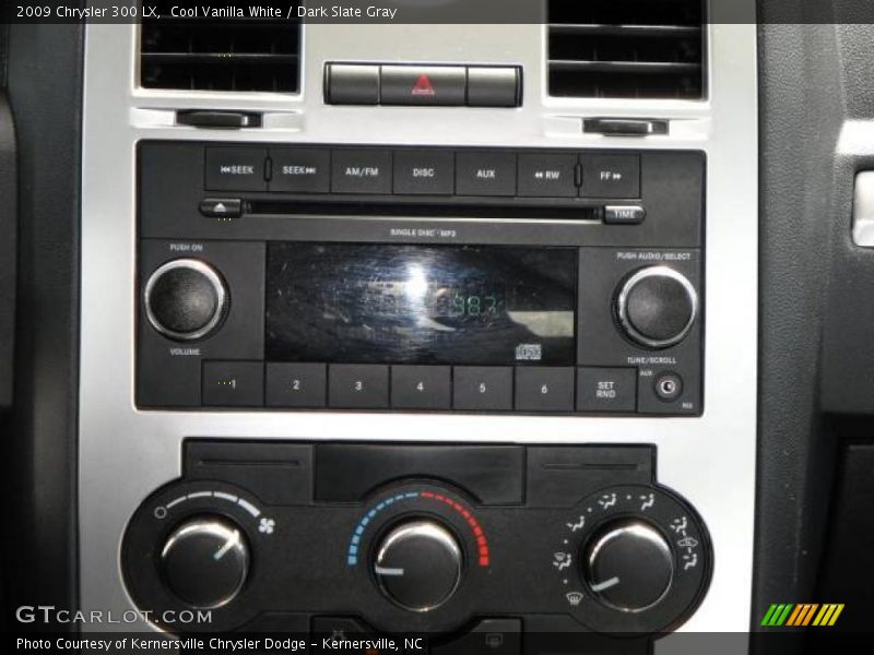 Cool Vanilla White / Dark Slate Gray 2009 Chrysler 300 LX