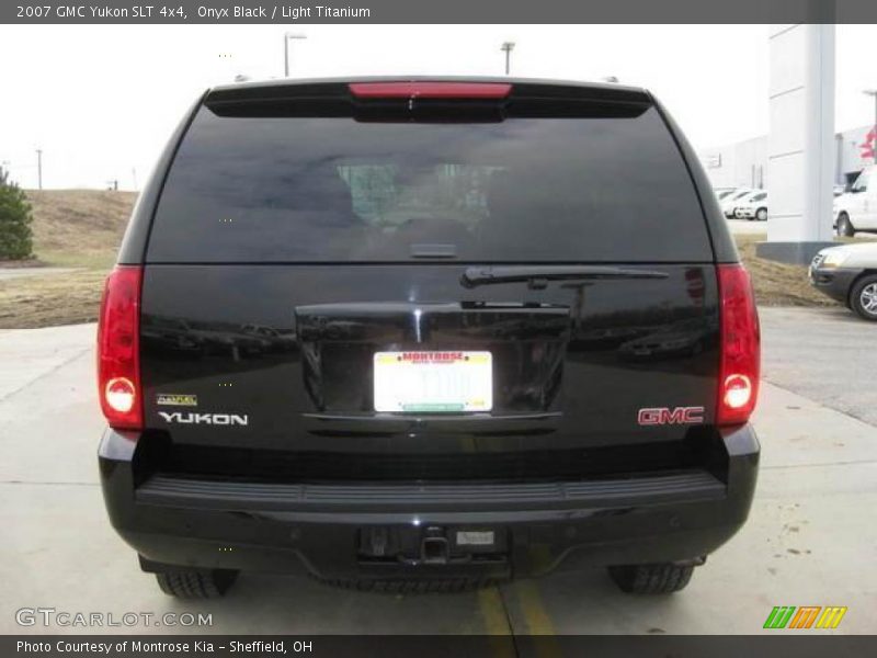 Onyx Black / Light Titanium 2007 GMC Yukon SLT 4x4