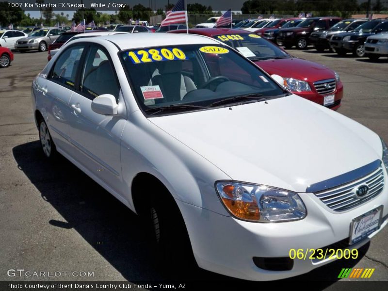 White / Gray 2007 Kia Spectra EX Sedan