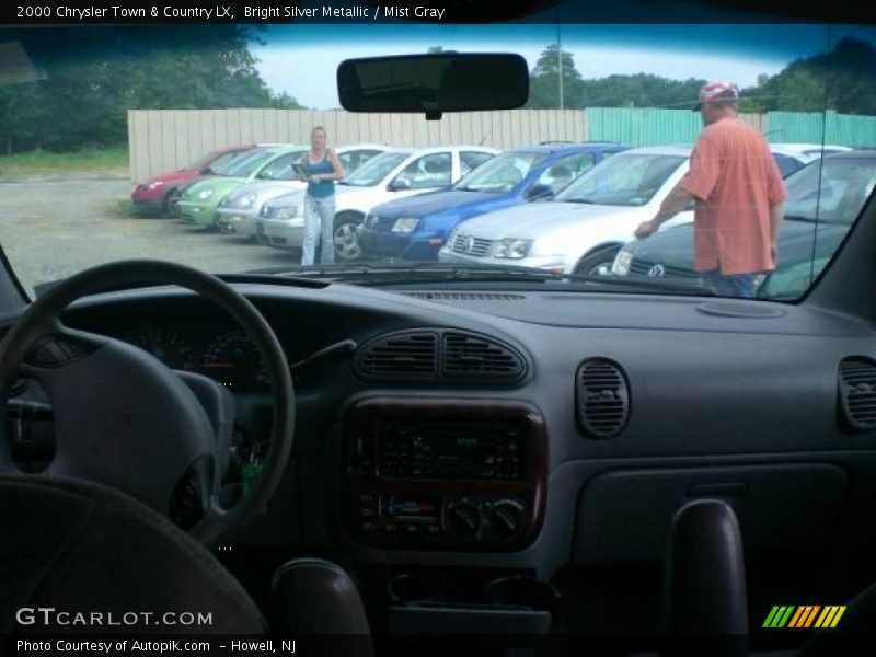 Bright Silver Metallic / Mist Gray 2000 Chrysler Town & Country LX