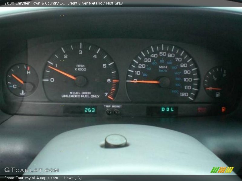 Bright Silver Metallic / Mist Gray 2000 Chrysler Town & Country LX