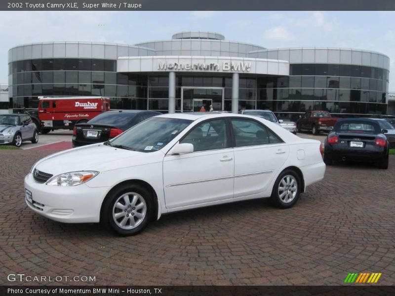 Super White / Taupe 2002 Toyota Camry XLE