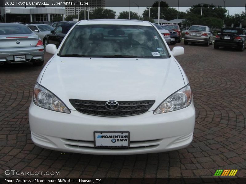 Super White / Taupe 2002 Toyota Camry XLE