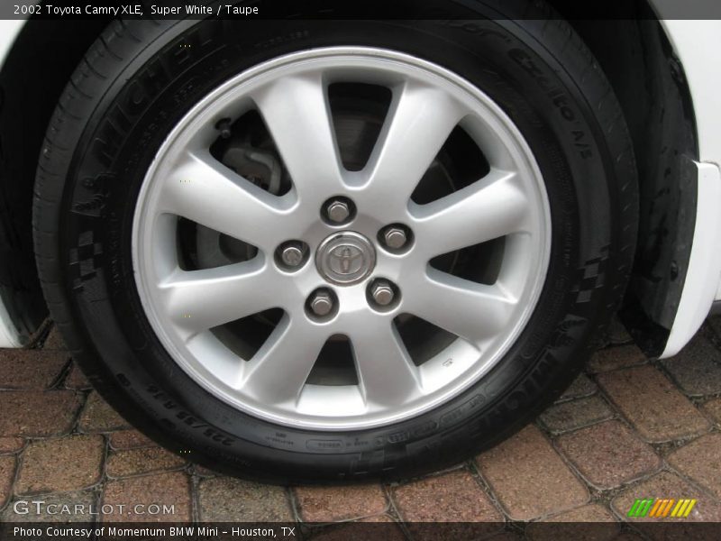 Super White / Taupe 2002 Toyota Camry XLE