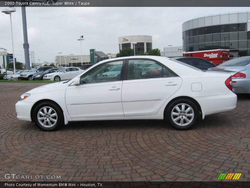 Super White / Taupe 2002 Toyota Camry XLE