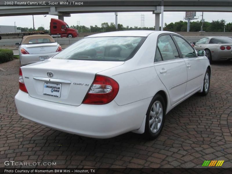 Super White / Taupe 2002 Toyota Camry XLE
