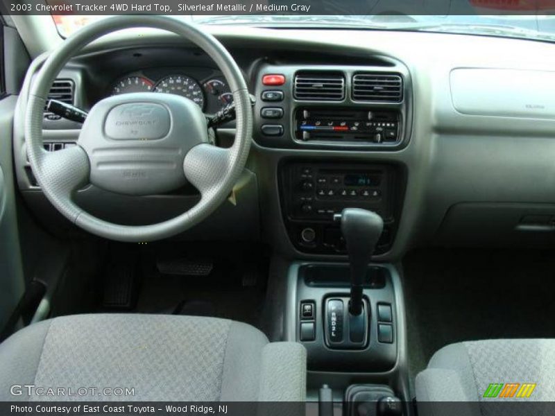Silverleaf Metallic / Medium Gray 2003 Chevrolet Tracker 4WD Hard Top