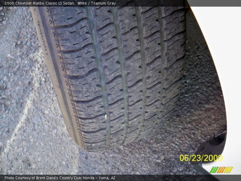White / Titanium Gray 2008 Chevrolet Malibu Classic LS Sedan