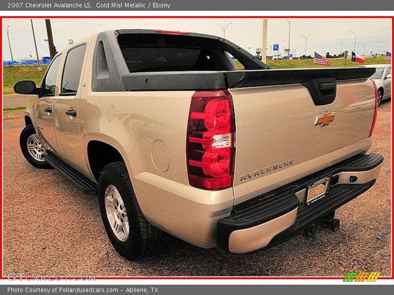 Gold Mist Metallic / Ebony 2007 Chevrolet Avalanche LS