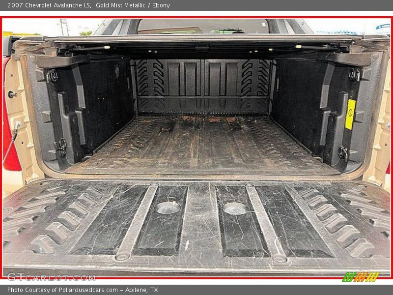 Gold Mist Metallic / Ebony 2007 Chevrolet Avalanche LS