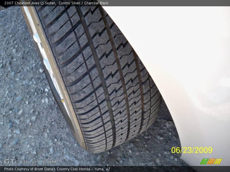 Cosmic Silver / Charcoal Black 2007 Chevrolet Aveo LS Sedan