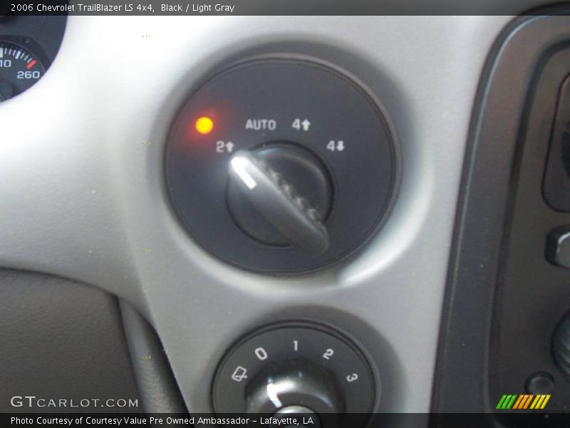 Black / Light Gray 2006 Chevrolet TrailBlazer LS 4x4