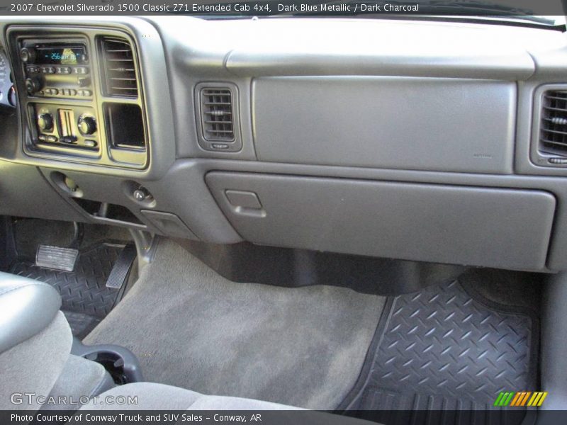 Dark Blue Metallic / Dark Charcoal 2007 Chevrolet Silverado 1500 Classic Z71 Extended Cab 4x4