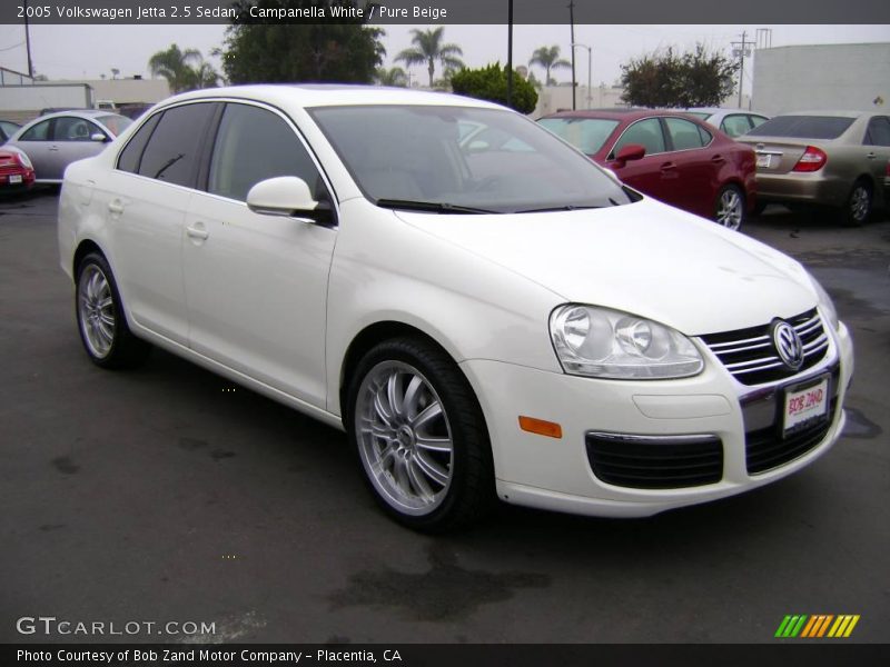 Campanella White / Pure Beige 2005 Volkswagen Jetta 2.5 Sedan