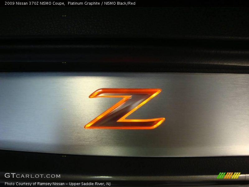 Platinum Graphite / NISMO Black/Red 2009 Nissan 370Z NISMO Coupe
