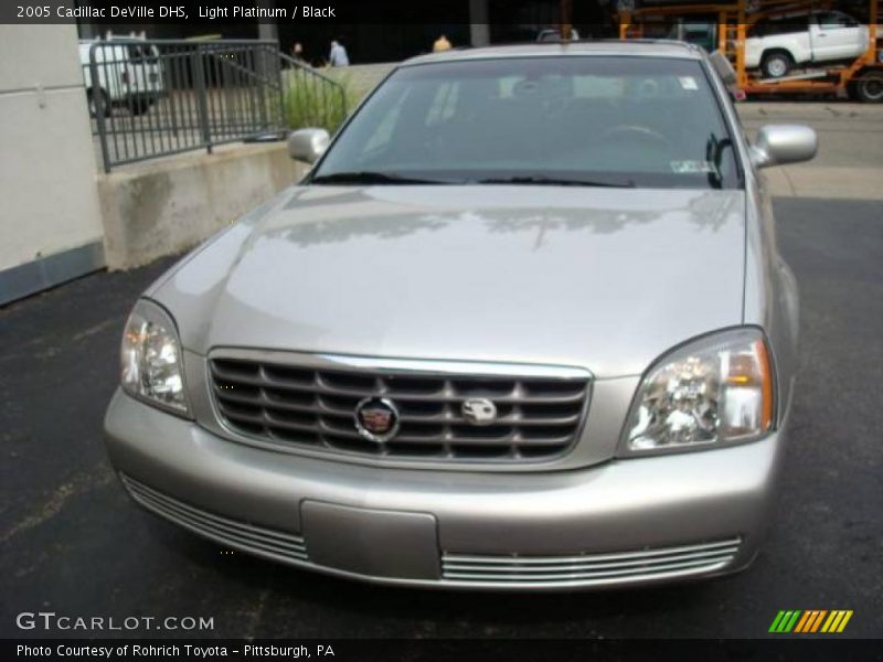 Light Platinum / Black 2005 Cadillac DeVille DHS