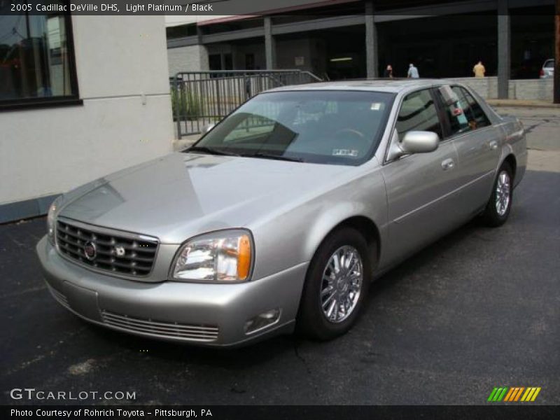 Light Platinum / Black 2005 Cadillac DeVille DHS