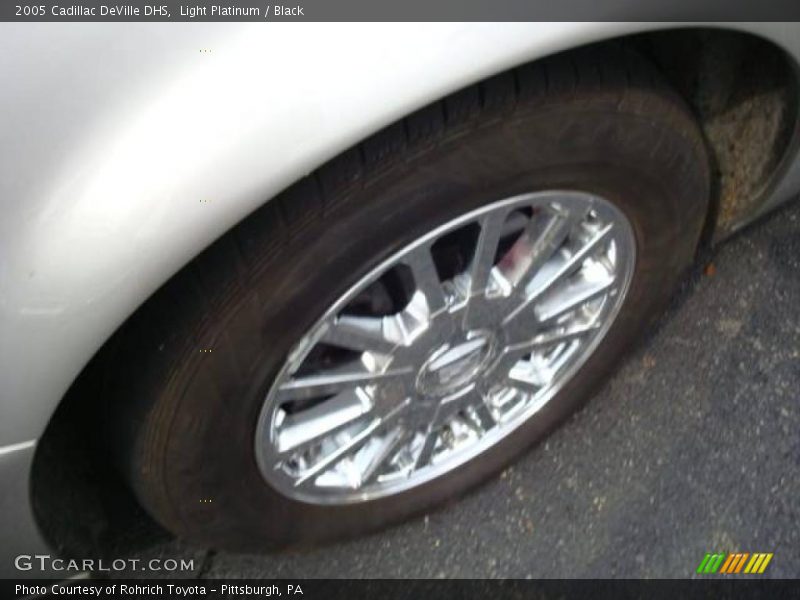 Light Platinum / Black 2005 Cadillac DeVille DHS