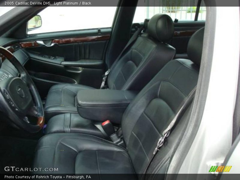 Light Platinum / Black 2005 Cadillac DeVille DHS