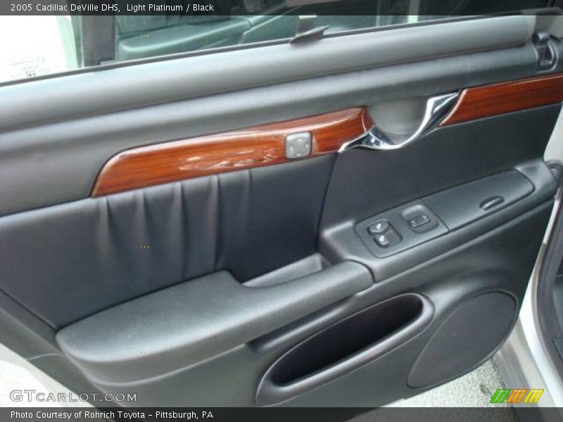 Light Platinum / Black 2005 Cadillac DeVille DHS