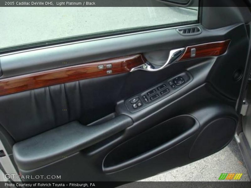 Light Platinum / Black 2005 Cadillac DeVille DHS