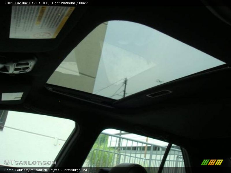 Light Platinum / Black 2005 Cadillac DeVille DHS
