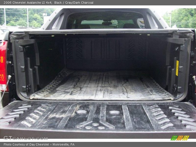 Black / Gray/Dark Charcoal 2006 Chevrolet Avalanche LS 4x4