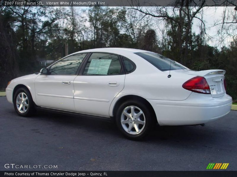 Vibrant White / Medium/Dark Flint 2007 Ford Taurus SEL