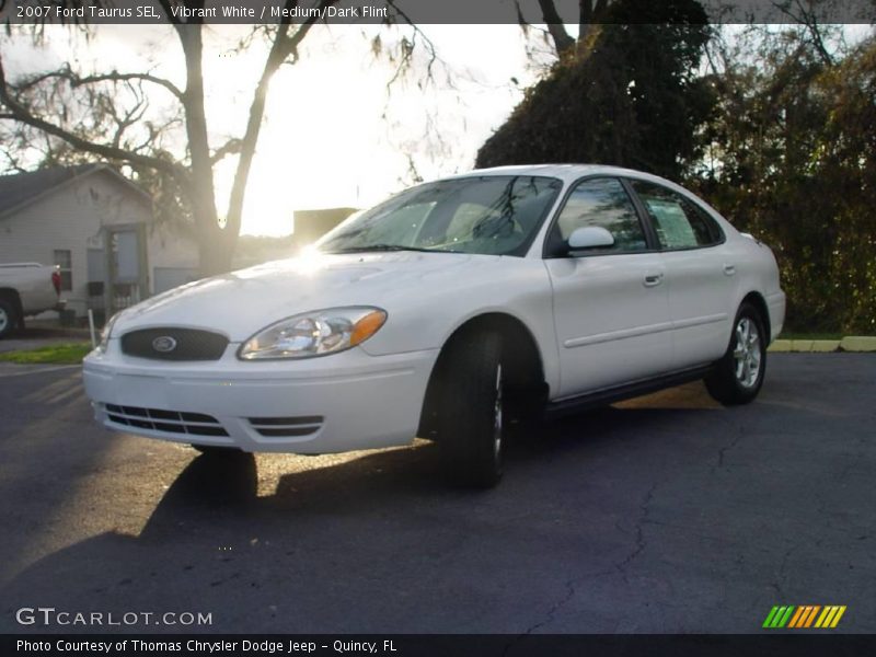 Vibrant White / Medium/Dark Flint 2007 Ford Taurus SEL