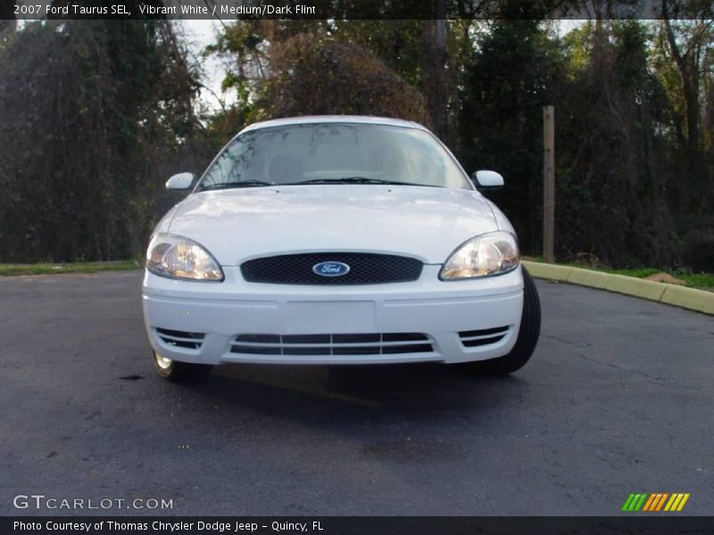 Vibrant White / Medium/Dark Flint 2007 Ford Taurus SEL