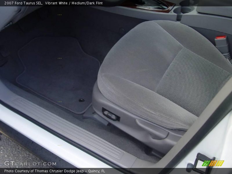 Vibrant White / Medium/Dark Flint 2007 Ford Taurus SEL