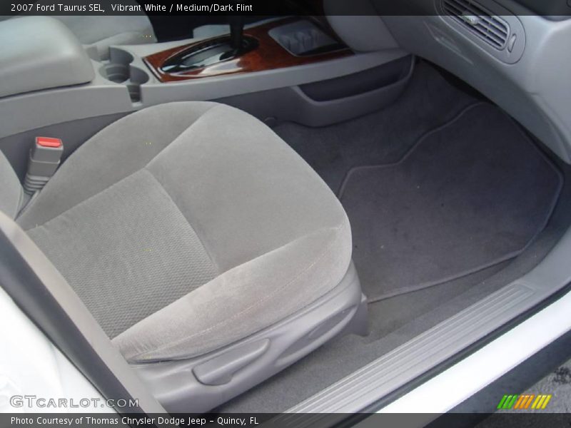 Vibrant White / Medium/Dark Flint 2007 Ford Taurus SEL