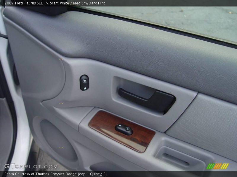 Vibrant White / Medium/Dark Flint 2007 Ford Taurus SEL