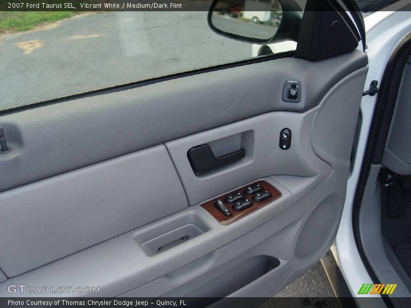 Vibrant White / Medium/Dark Flint 2007 Ford Taurus SEL