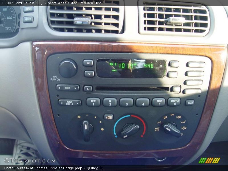 Vibrant White / Medium/Dark Flint 2007 Ford Taurus SEL