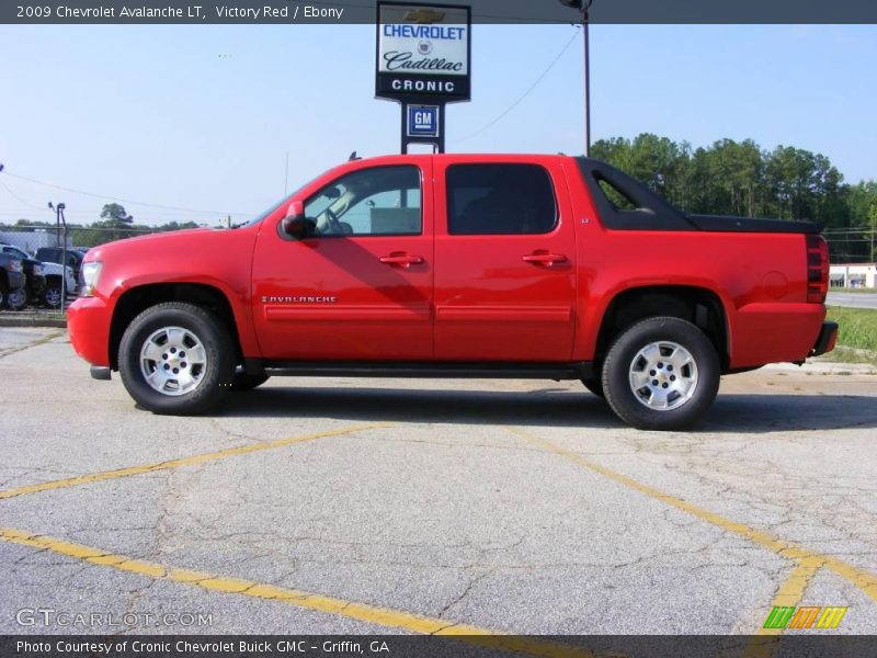 Victory Red / Ebony 2009 Chevrolet Avalanche LT