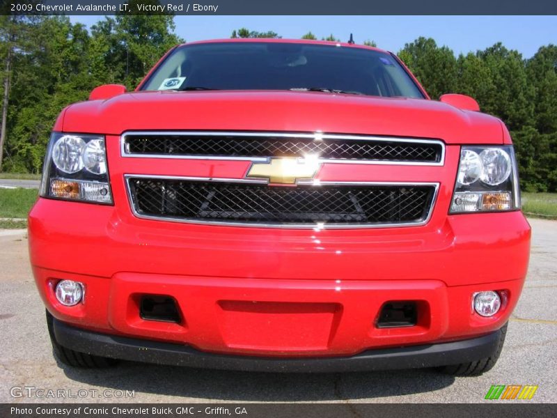 Victory Red / Ebony 2009 Chevrolet Avalanche LT