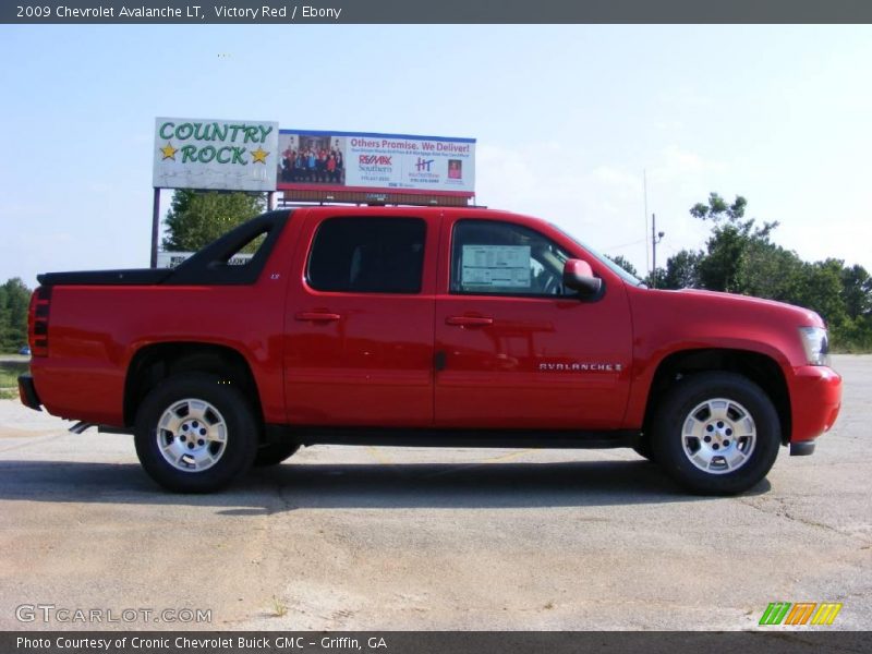 Victory Red / Ebony 2009 Chevrolet Avalanche LT