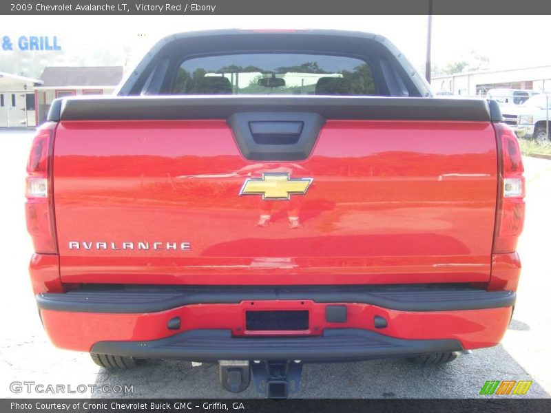 Victory Red / Ebony 2009 Chevrolet Avalanche LT