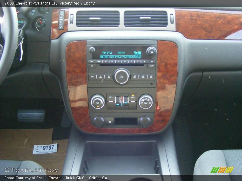 Victory Red / Ebony 2009 Chevrolet Avalanche LT