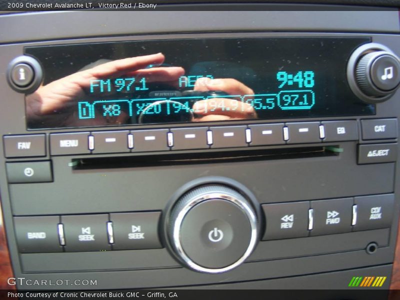 Victory Red / Ebony 2009 Chevrolet Avalanche LT