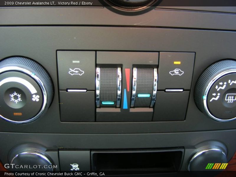 Victory Red / Ebony 2009 Chevrolet Avalanche LT