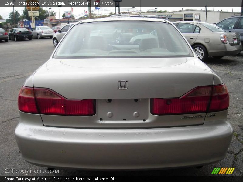 Regent Silver Pearl / Ivory 1998 Honda Accord EX V6 Sedan
