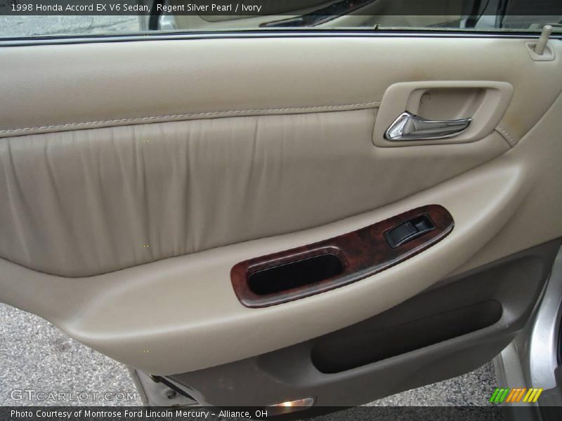 Regent Silver Pearl / Ivory 1998 Honda Accord EX V6 Sedan