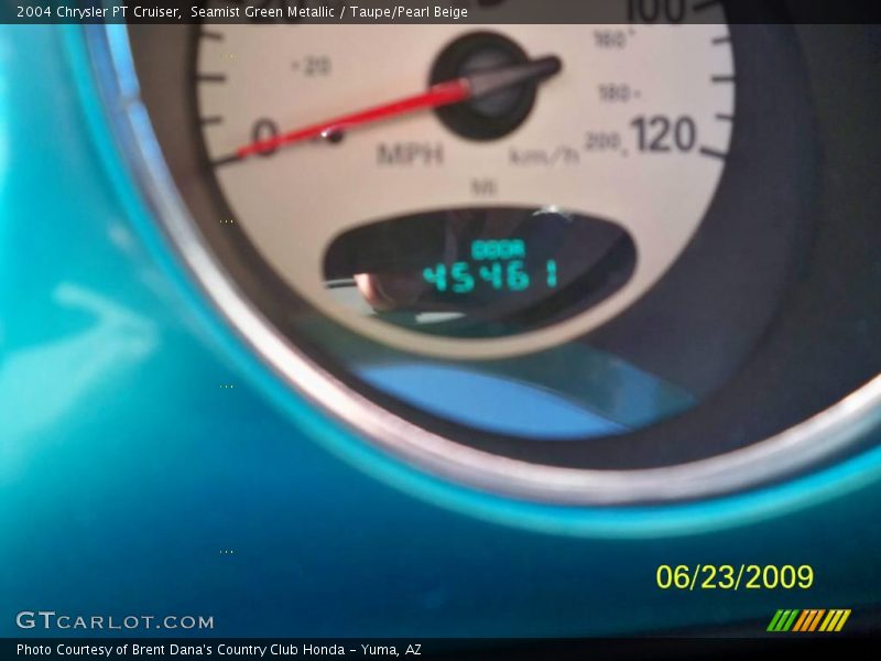 Seamist Green Metallic / Taupe/Pearl Beige 2004 Chrysler PT Cruiser