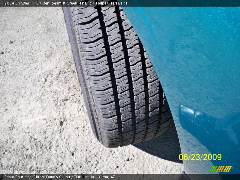 Seamist Green Metallic / Taupe/Pearl Beige 2004 Chrysler PT Cruiser