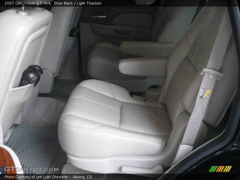 Onyx Black / Light Titanium 2007 GMC Yukon SLT 4x4